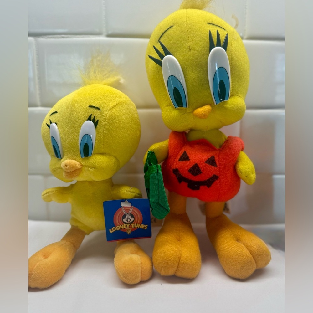 Vintage Warner Bros. Looney Tunes Yellow and Orange Plush 1997, 1998 Set of 2